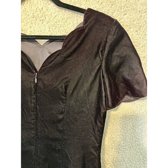 VTG Santa Fe Dark‎ Purple Velvet Sleeveless Dress Size 4 Scolloped Neckline - Picture 9 of 15